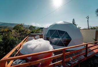 Ovalul   Glamping Hotel allows 18 year olds to book a room