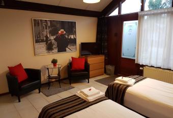 Motel Oostvoorne has Balcony rooms