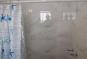 Del Norte Courts Motel allows 18 year olds to book a room