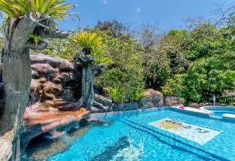 Hotel Le Priss allows 18 year olds to book a room