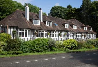 Dartbridge Inn by Greene King Inns allows 18 year olds to book a room