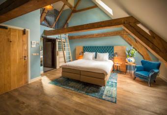 Van Rossum Stadshotel Woerden allows 18 year olds to book a room