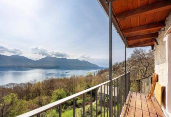 La torretta di Mozzola has Balcony rooms