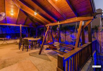 Beautiful Countryside House has Balcony rooms