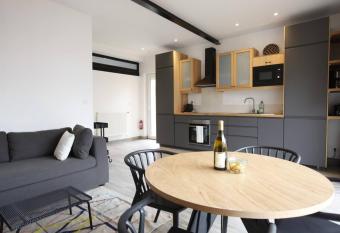 Maison SYRAH has Balcony rooms