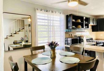 Exclusive Place ,10PX , 8 Beds, Wi-Fi , Parking allows 18 year olds to book a room