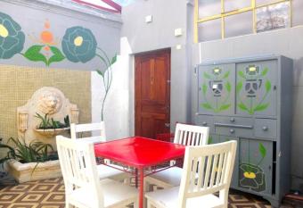 Casa San Telmo 3030 has rooms with a private hot tub