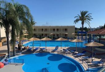 Romantza Mare allows 18 year olds to book a room