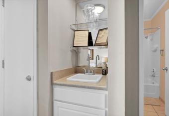 Magnolia Sand at The Boardwalk has Balcony rooms