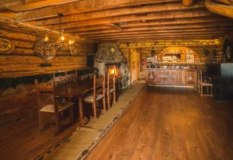     una Puhketalu has Balcony rooms