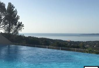 Appartement Vue Golfe de Saint Tropez - Les Issambres has Balcony rooms