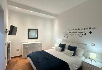 Maison Monique has Balcony rooms