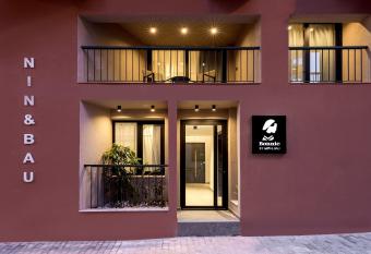 Bonnie Athens by Nin&Bau has Balcony rooms