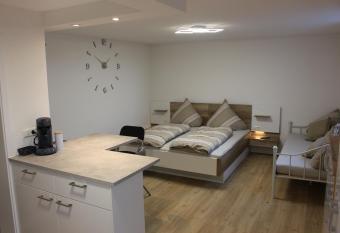 Ferienwohnung am Weg has Balcony rooms