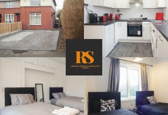 Central Location Modern Furnishing Families and Contractors has Balcony rooms