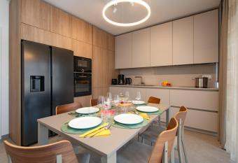 Luxury apartments Brijuni has rooms with a private hot tub