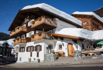 Hotel Madrisajoch has Balcony rooms