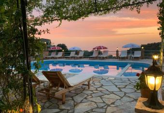 Itaka Hotel has Balcony rooms