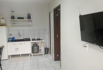 Apto 03 - 1 quarto com 2 camas solteiro e garagem, possui ventilador de teto allows 18 year olds to book a room