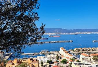 Sea View Apartment with Balcony & Beautiful Views has Balcony rooms