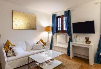 La terrazza su Viareggio has Balcony rooms