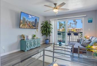 2BD Pool Ocean View Free Parking has Balcony rooms