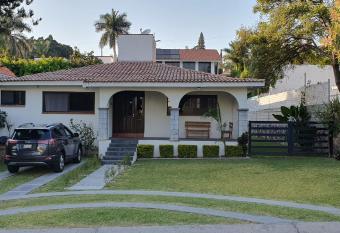Casa en lomas de Cocoyoc has Balcony rooms