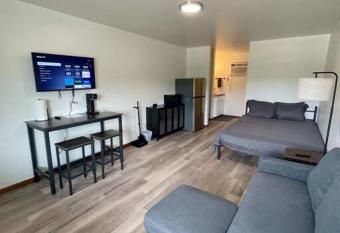 Unit 15 - Stand Rock has Balcony rooms