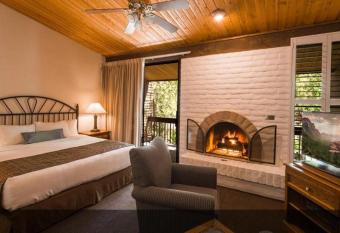 Arroyo Roble Resort at Oak Creek has Balcony rooms