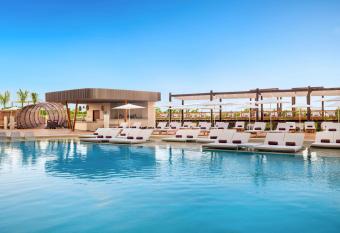 Hyatt Vivid Grand Island Cancun-All Inclusive Adults Only has rooms with a private hot tub