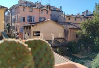 Le Mistral centre historique d Aix-en-Provence allows 18 year olds to book a room