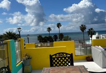 Private Casa y Peaceful Terraza allows 18 year olds to book a room