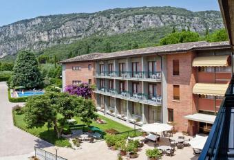 Hotel Gabbiano - Garda Lake Collection allows 18 year olds to book a room