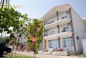Apartments Vila Dusan has Balcony rooms