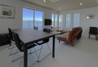           1   1                                        has Balcony rooms