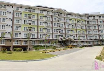 Closest Studio with Balcony from Cebu Airport allows 18 year olds to book a room