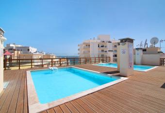 Terrace Colors Beach Apartment has Balcony rooms