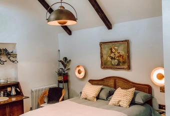 Priory Cottage Stables has Balcony rooms