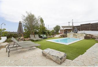 7 Moons Resort B Only Adults allows 18 year olds to book a room