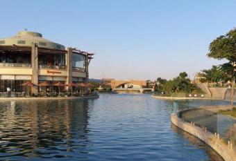 B.G luxury apartment near Air Mall has Balcony rooms