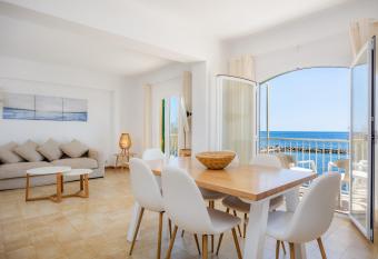 Duplex Voramar Mhm Seafront has Balcony rooms