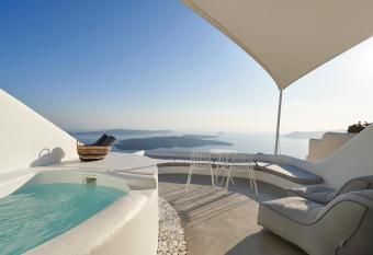 Heavens Edge has rooms with a private hot tub