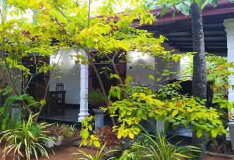 Yashi s Place Sigiriya allows 18 year olds to book a room