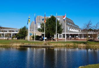 Fletcher Resort-Hotel Amelander Kaap allows 18 year olds to book a room