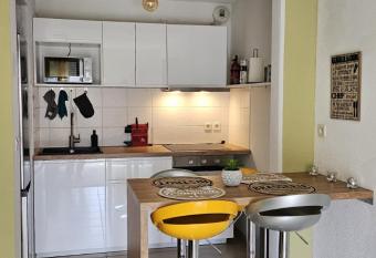 Bel appartement F3 tout confort has Balcony rooms