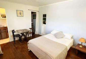 Lovely studio with stunning terrace, La paloma allows 18 year olds to book a room