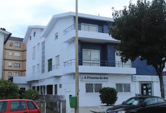 Residencial Princesa do Ave allows 18 year olds to book a room