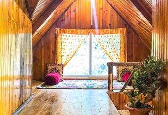 BODHI VILLA allows 18 year olds to book a room