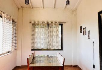 Nature bliss farm has rooms with a private hot tub