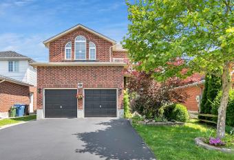 2 Bedroom Luxury Apartment allows 18 year olds to book a room